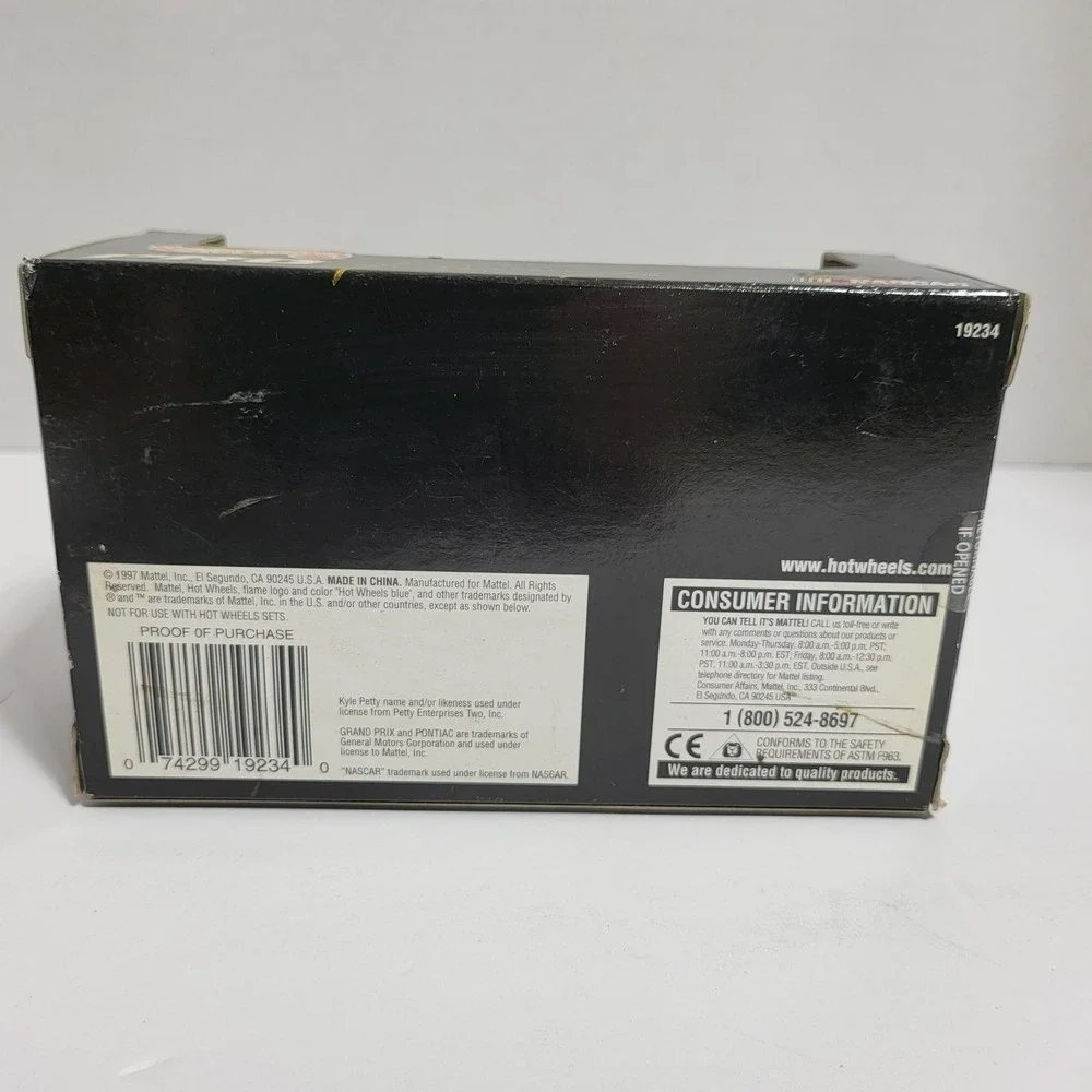 Hot Wheels Pro Racing Kyle Petty 44‎ Diecast Car Display Box NASCAR Collectible